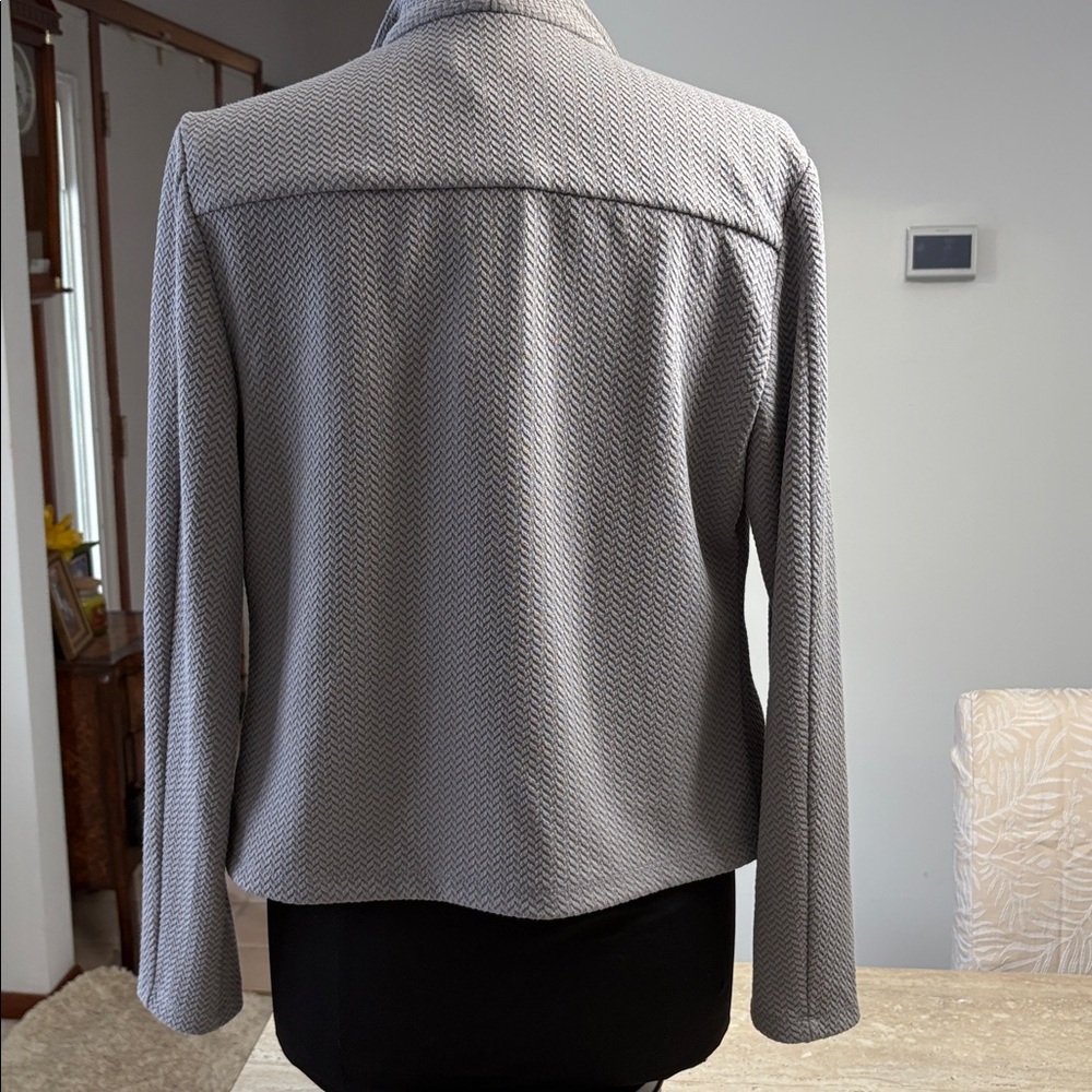 NWT Light Gray Calvin Klein jacket, absolutely no flaws. - Picture 3 of 10